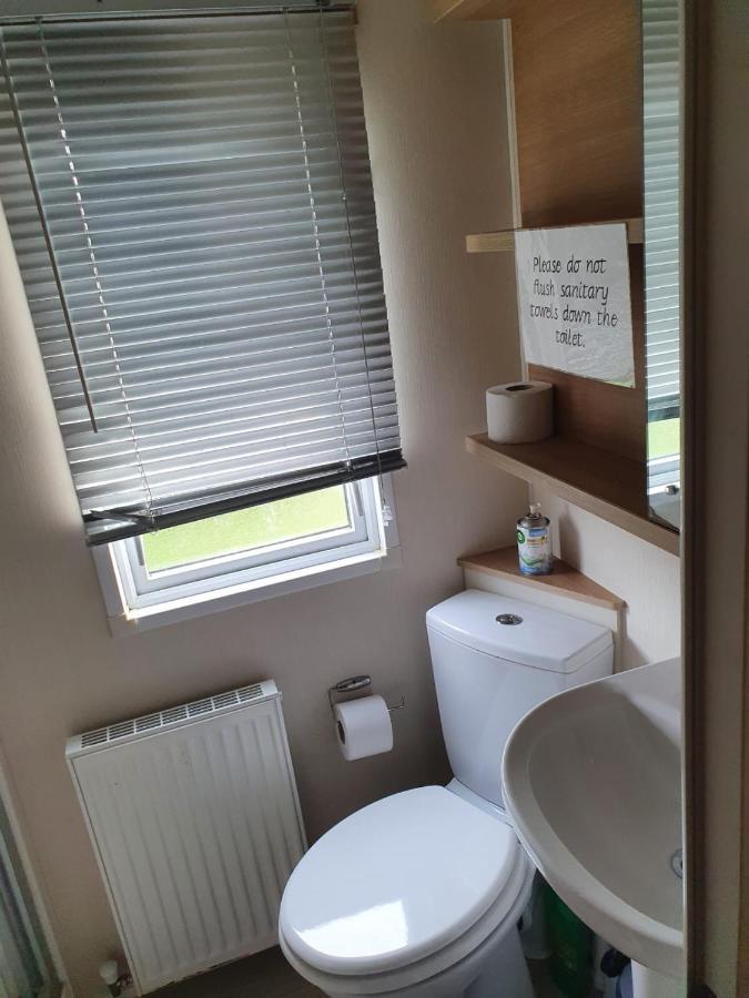 Stunning 3-Bed Caravan In Clacton-On-Sea Eksteriør bilde