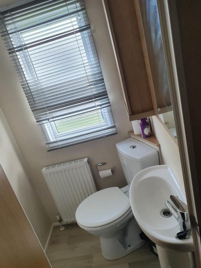 Stunning 3-Bed Caravan In Clacton-On-Sea Eksteriør bilde
